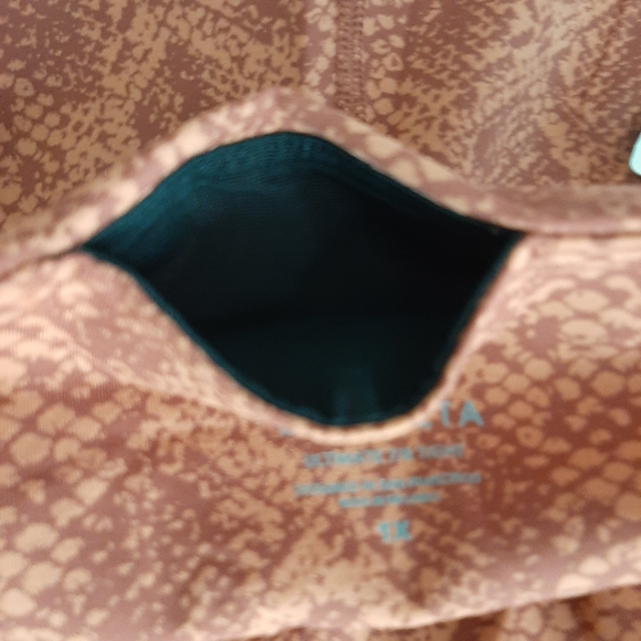 NWT ATHLETA Ultimate Stash Pocket Snake 7/8 Tights - Picture 9 of 10